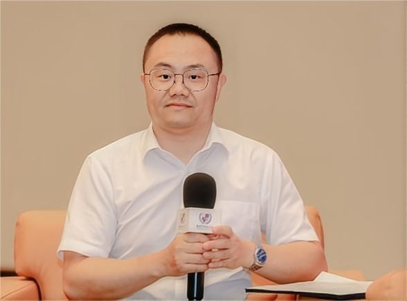 臧嘉伟 - SBS瑞士商学院教师照片